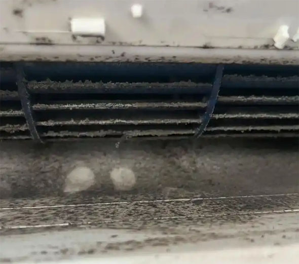 宜秀空调吹的风有股烧焦味是怎么回事